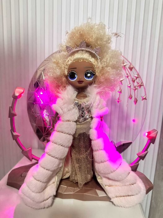 Lalka kolekcjonerska LOL Surprise Holiday OMG 2021 Collector NYE Queen
