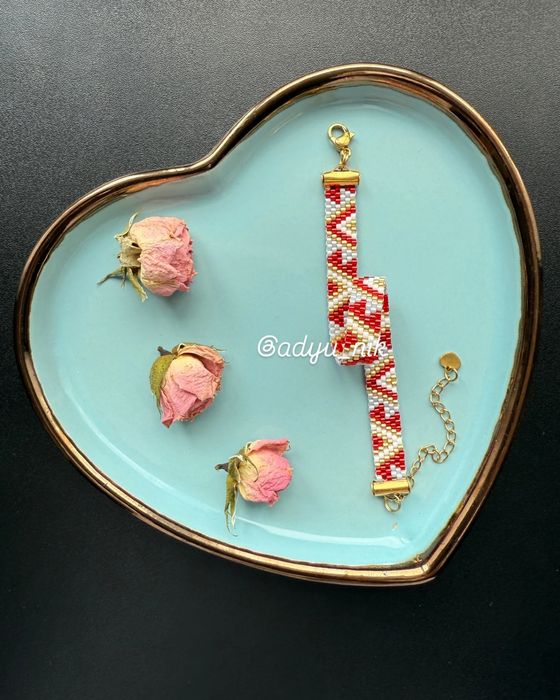 Браслет з бісеру