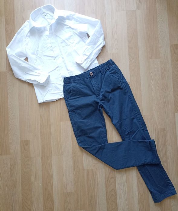 Біла сорочка, брюки для хлопця, розмір 146