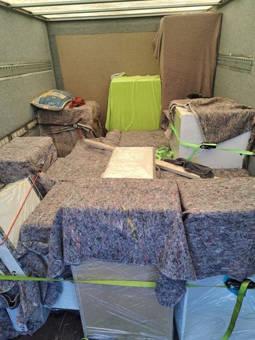 Tanio Solidnie Przeprowadzki Transport Tanie Taxi Bagażowe Załadunek