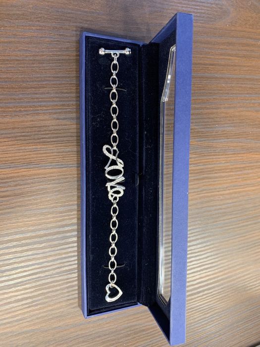 Продам браслет Swarovski.