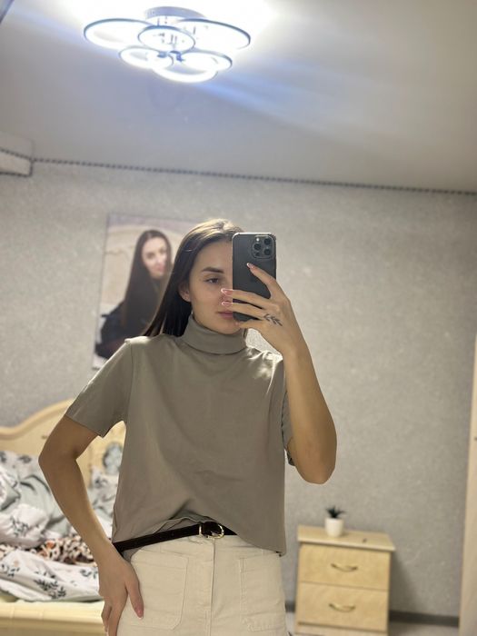 Футболка з горловиною Zara