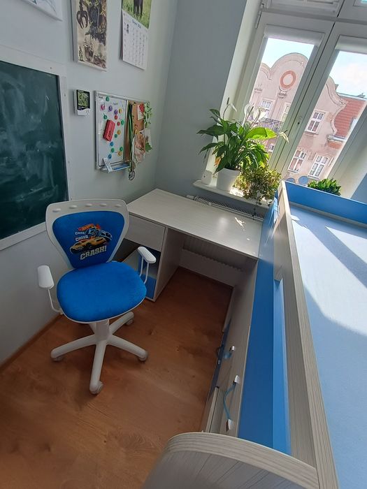 Meble dziecięce, młodzieżowe , STAN  BARDZO DOBRY , łóżko antresola z biurkiem  ZESTAW