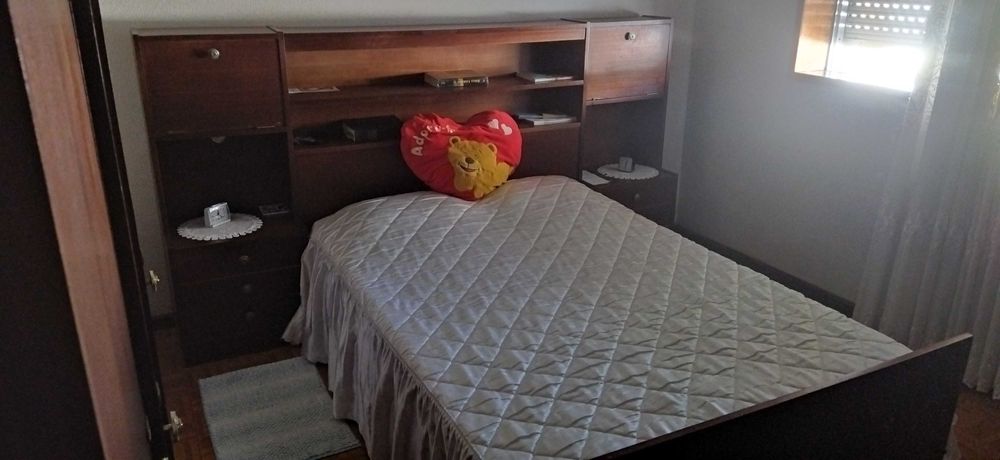 Cama com estrado e colchao 190€