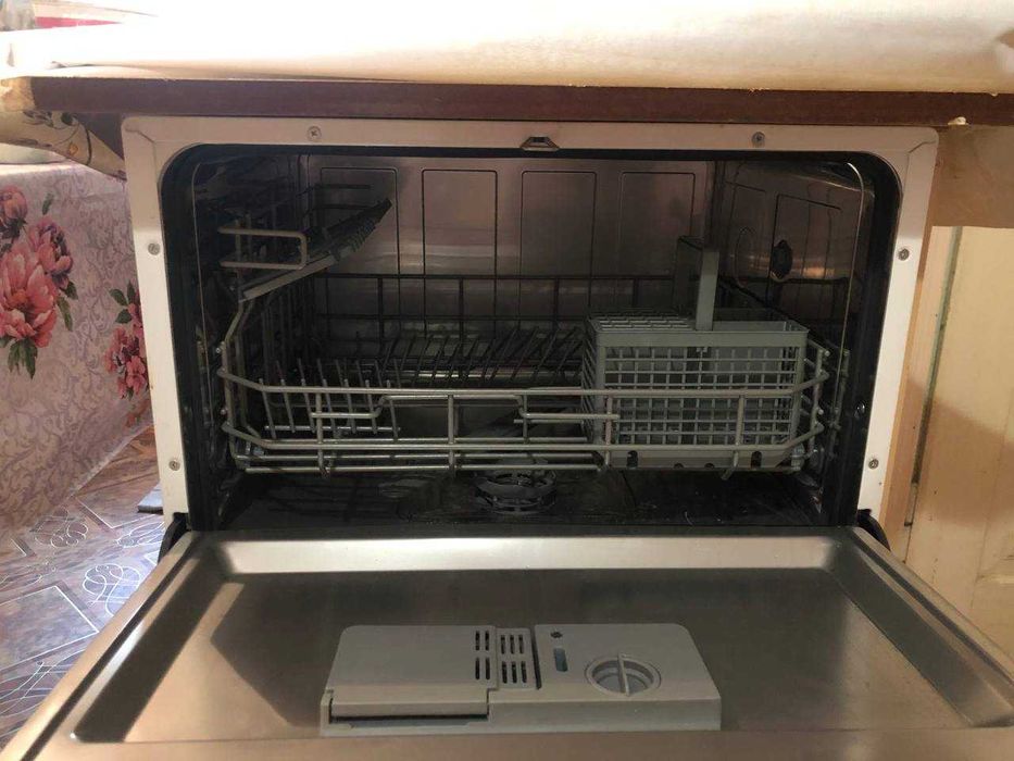 Настільна посудомийна машина Delfa