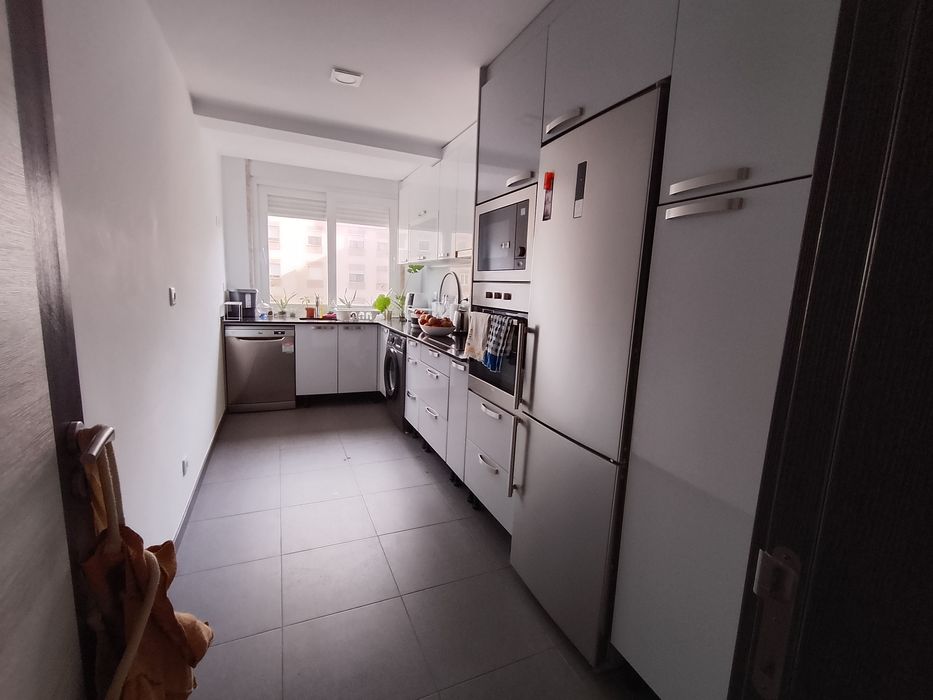 Alugo Quarto em Oeiras