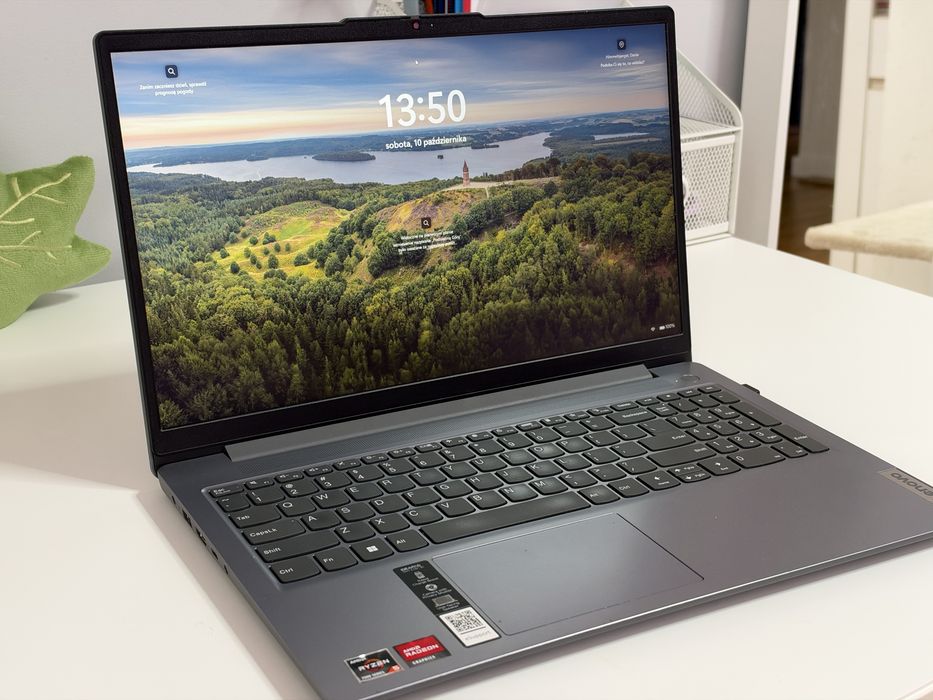Lenovo IdeaPad Ryzen 5 7000 seria/16GB/512G. Jak nowy