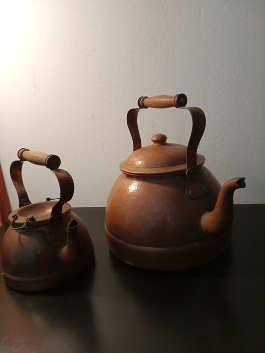 Conjunto chaleiras em cobre com pega de madeira		
Vintage	Rustico