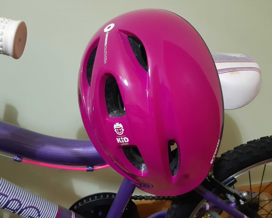 Bicicleta Berg Charm 20" + Capacete + Rodinhas