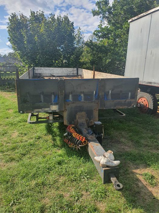 Przyczepa tandem zarejestrowana na resorach stan b dobry