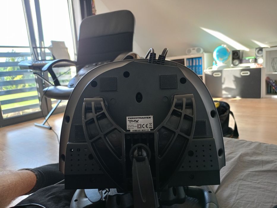 Kierownica Thrustmaster force feedback + pedały