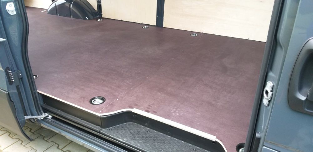 Zabudowa busa Iveco Daily 16m3, 18m3, podłoga, boki, nadkola MONTAŻ