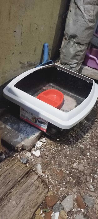 Продам лоток для котов с миской м лопаткой