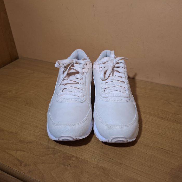 Жіночі фірмові кросівки Puma