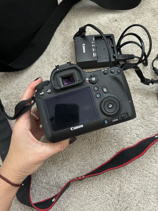 Canon 6D з об'єктивом EOS 50mm 1.4
