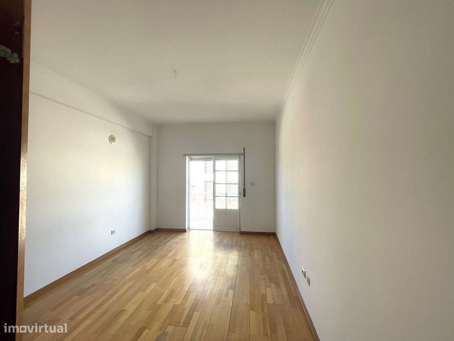 Apartamento T3 com amplas áreas no Seixal