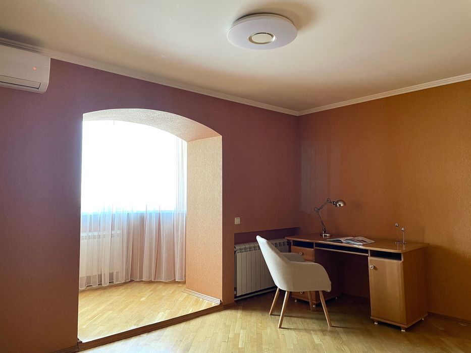 Без %. Продаж квартири з ремонтом - 1000 у.е.за м2. Драгоманова 15-А.