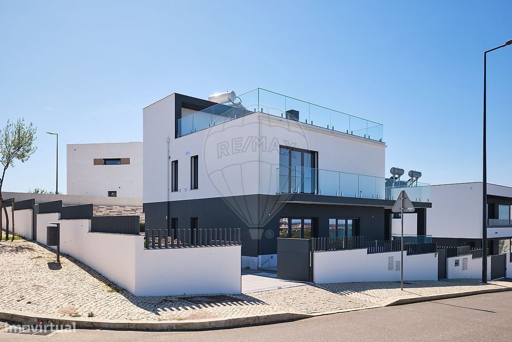 Moradia T4 para venda