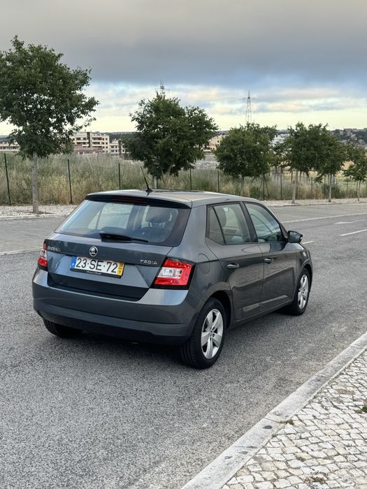 Skoda Fabia Ambition - GPL e gasolina com poucos quilometros