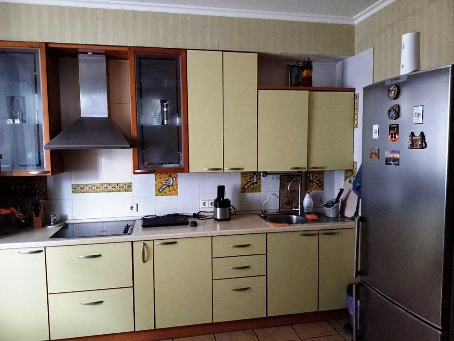 Двокімнатна 90 м², Соломянський р-н, 3 поверх — продається