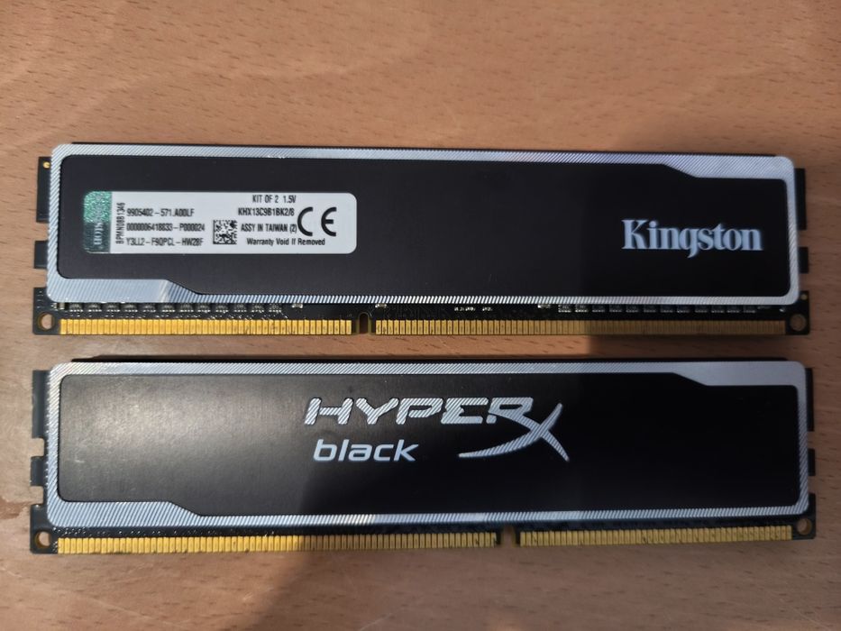 DDR3   2 dim's 8gb hyperblack totalizando 16gb