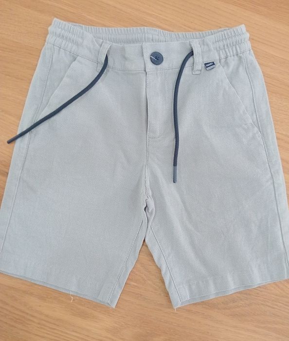 Calções cinza claro