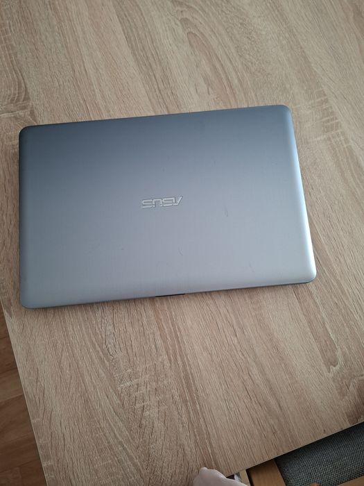 Laptop Asus X541U