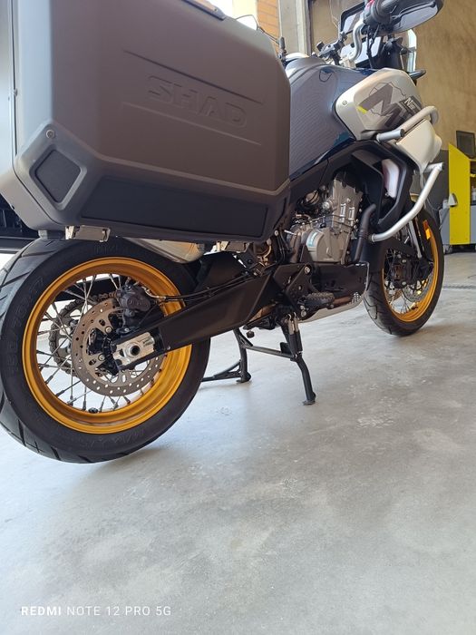 Cf moto impecável