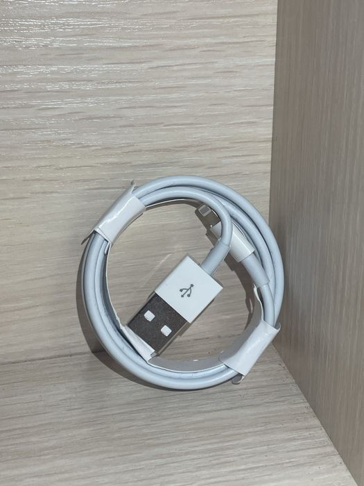 Кабель для заряджання iPhone (Lightning — USB)