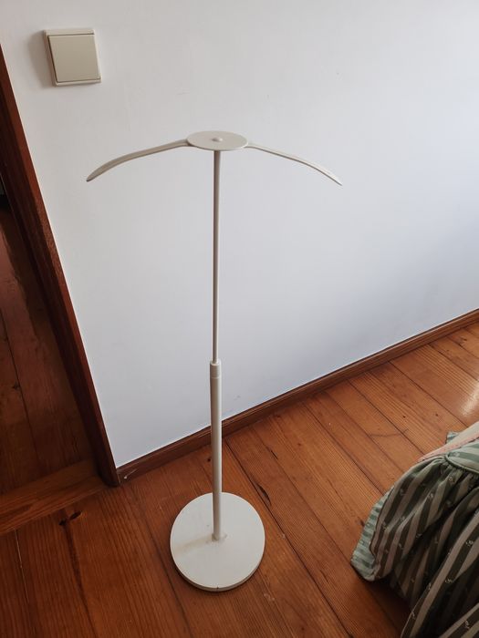 Cabide manequim lilas