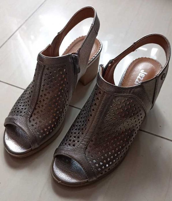 Buty damskie na obcasie, rozmiar - 40