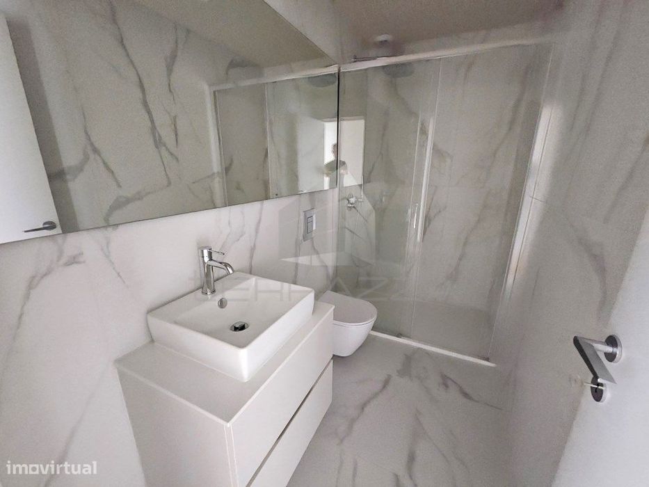 Apartamento T3 Na Alameda Dos Jardins Da Arrábida Com Vista Mar