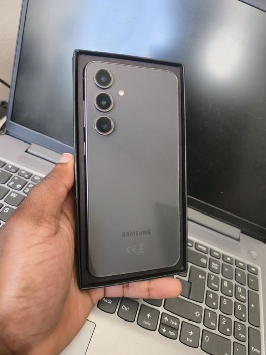 Samsung s24 fe 256g ,8ram