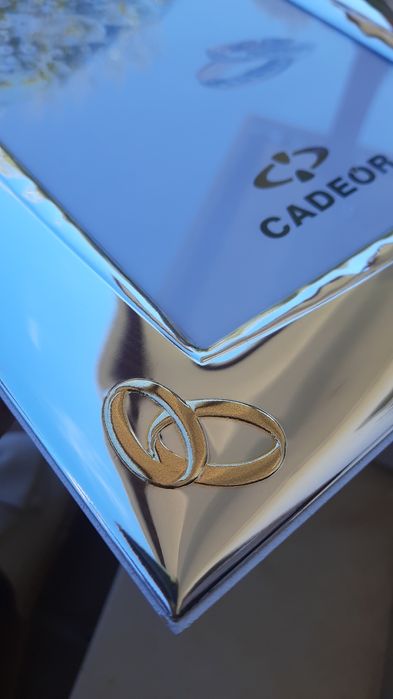 2 Molduras em prata bodas de ouro