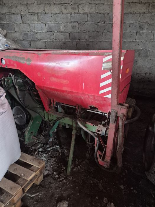 Siewnik do kukurydzy Hassia