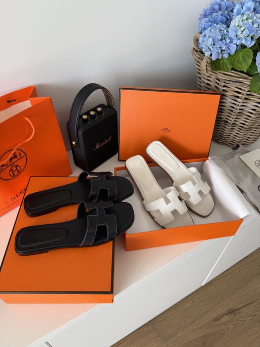 Шльопанці Hermes Oran Sandals білі, чорні