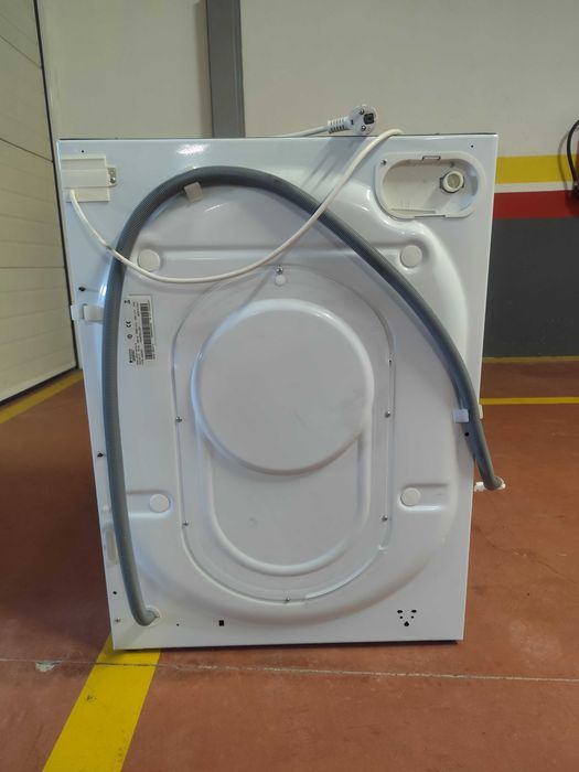 Máquina de lavar roupa de encastre Hotpoint Ariston AWM108 - para arranjar/peças