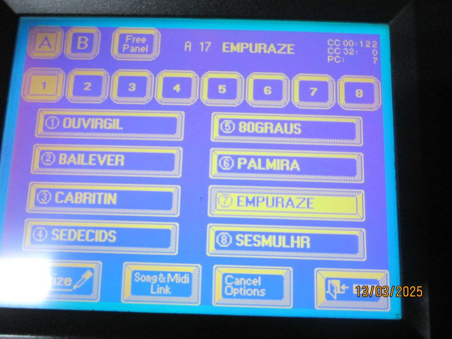 Vendo Teclado Roland VA7.