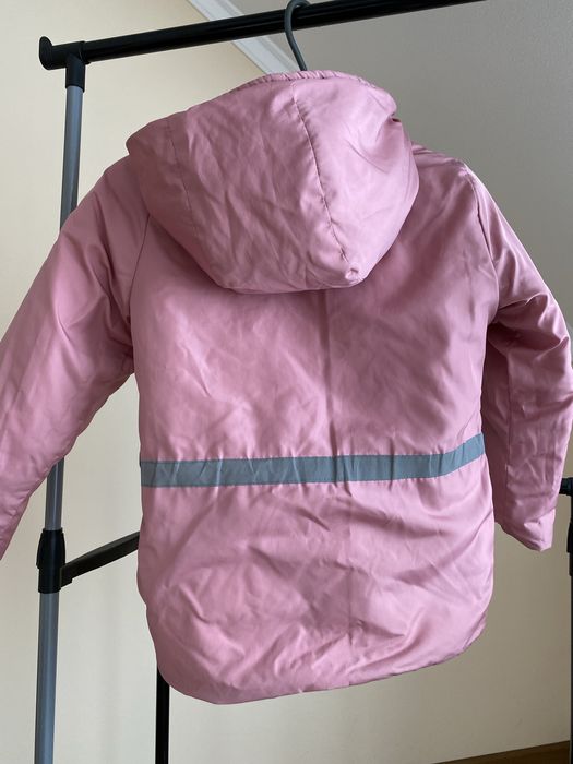 Куртка весна,тепла осінь двохстороння.