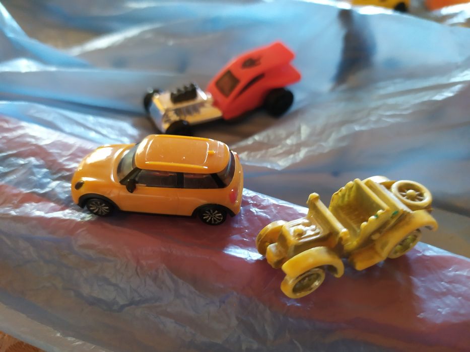 Продаються дитячі машинки