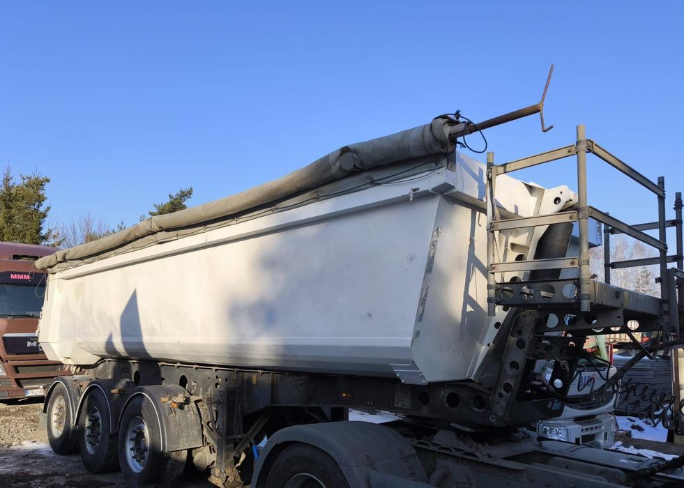 Schmitz Cargobull Możliwy WYNAJEM RYNNA HARDOX STALOWA HALF-PIPE KILKA SZTUK