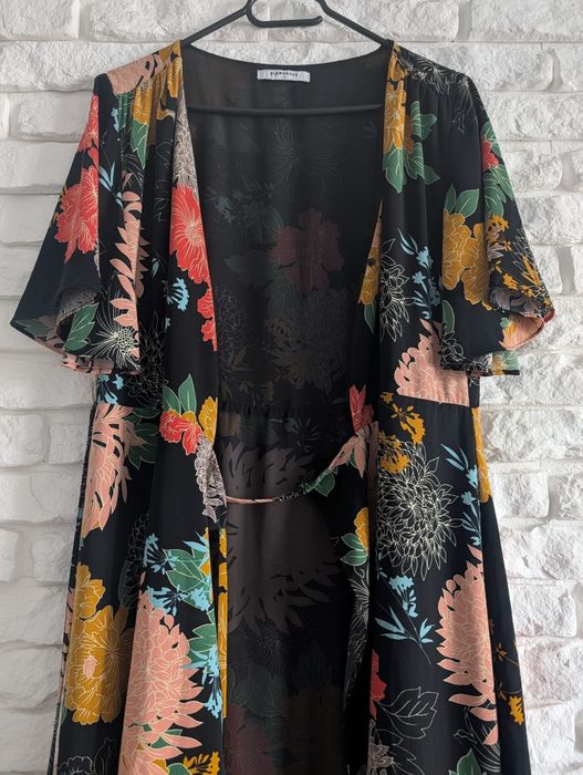 Glamorous asymetryczna sukienka w kwiaty