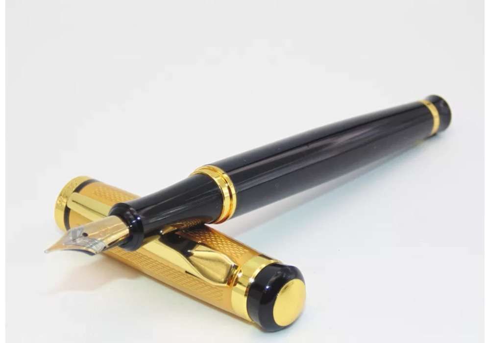Caneta de Tinta permanente metálica, preta e dourada (K3)