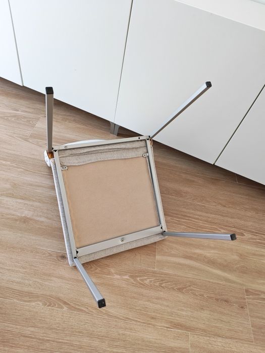 Conjunto de 6 Cadeiras de Sala de Jantar / Cozinha (Estofadas / Pernas Metal)