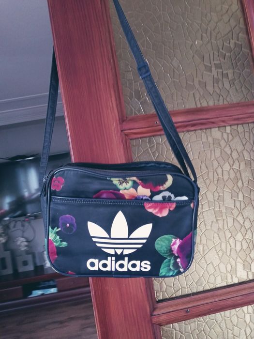 Torebka saszetka kolorowa mala damska Adidas