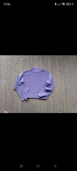 Sweter śliczny kolor