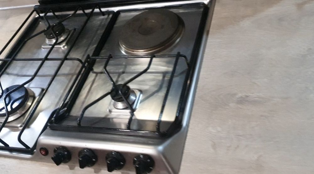Продам стільницю Swiss krono для кухні з мийкою Franke
