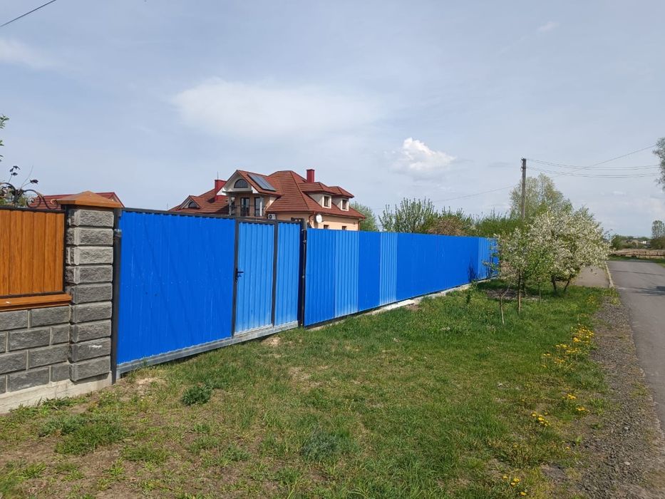 Земельна ділянка та будинок