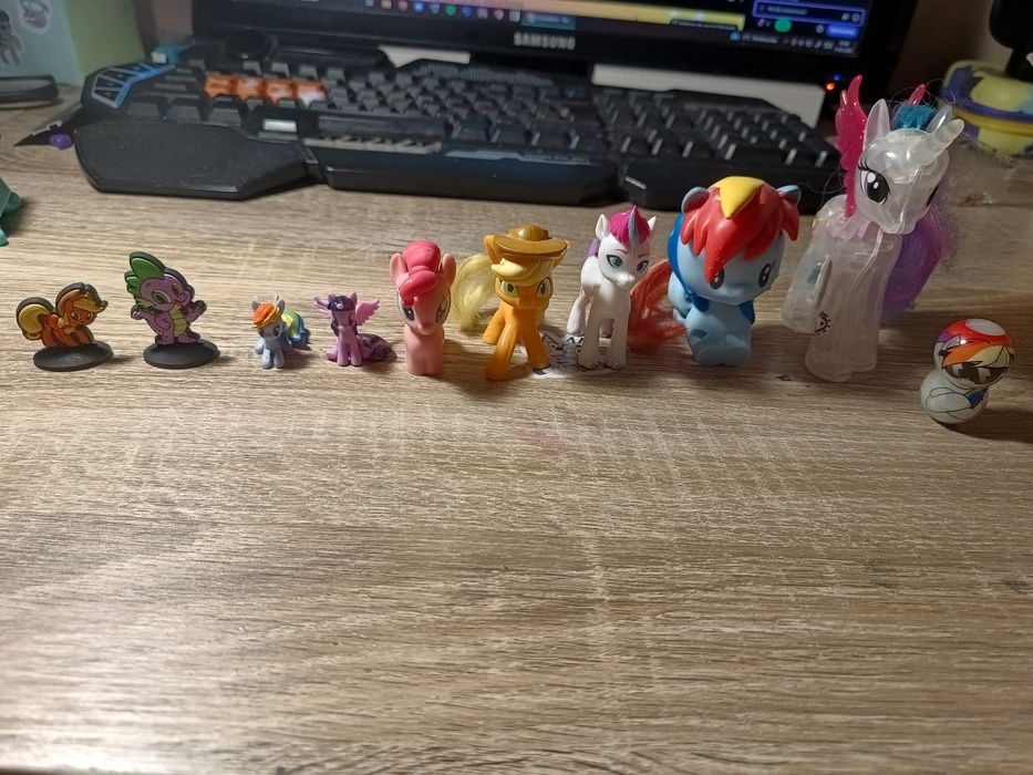 Mały zestaw kucyków