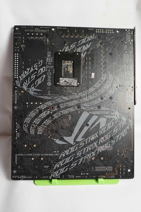 Материнська плата ASUS ROG Strix Z790-E Gaming WiFi